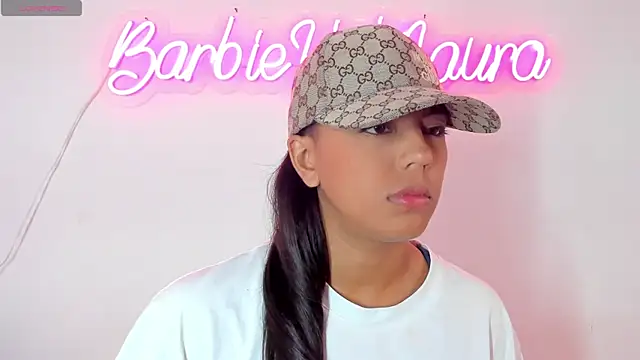 BarbieHotLaura online show from March 20, 2025, 6:42 pm