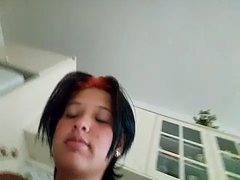 LorenRosse online show from September 25, 2025, 4:18 am