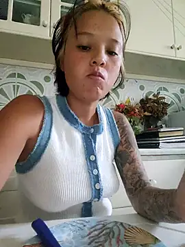 LorenRosse online show from October 3, 2025, 4:14 am