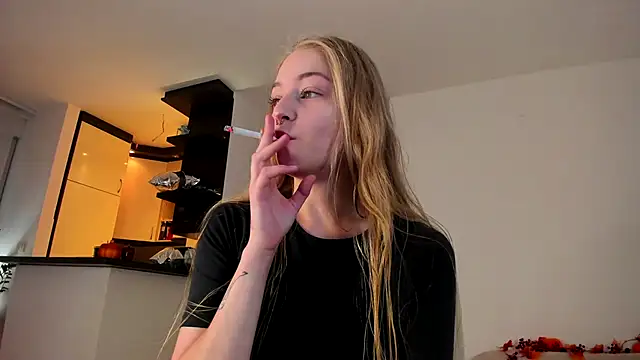 MiaMews online show from September 21, 2025, 10:53 am