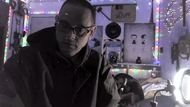 Snapshot of Buffshagswell chatting on January 12, 2026, 3:41 pm Buffshagswell online show from January 12, 2026, 3:41 pm