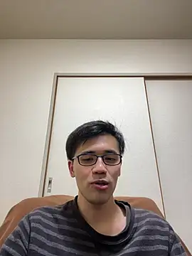 Snapshot of ryusei18570 chatting on March 9, 2025, 1:37 pm ryusei18570 online show from March 9, 2025, 1:37 pm