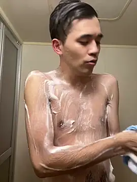 Snapshot of ryusei18570 chatting on March 18, 2025, 12:39 pm ryusei18570 online show from March 18, 2025, 12:39 pm