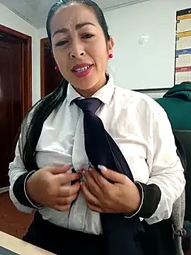 Snapshot of MARIANA-12_ chatting on September 28, 2025, 12:01 pm MARIANA-12 online show from September 28, 2025, 12:01 pm