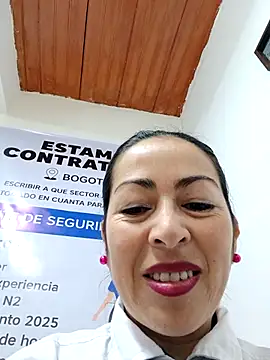 Snapshot of MARIANA-12_ chatting on September 17, 2025, 12:29 pm MARIANA-12 online show from September 17, 2025, 12:29 pm