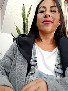 Snapshot of MARIANA-12_ chatting on March 5, 2025, 6:01 pm MARIANA-12 online show from March 5, 2025, 6:01 pm