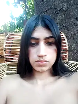 Julix A online show from January 21, 2025, 7:50 pm