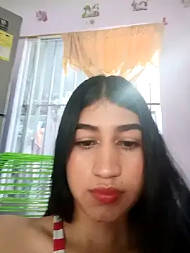 Julix A online show from February 4, 2026, 9:32 pm