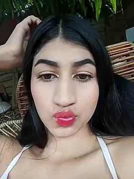 Julix A online show from January 3, 2025, 6:35 pm