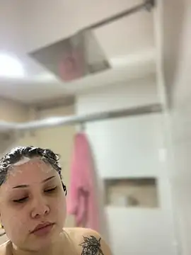 Snapshot of AHRI_LEE chatting on February 11, 2025, 9:46 pm AHRI LEE online show from February 11, 2025, 9:46 pm