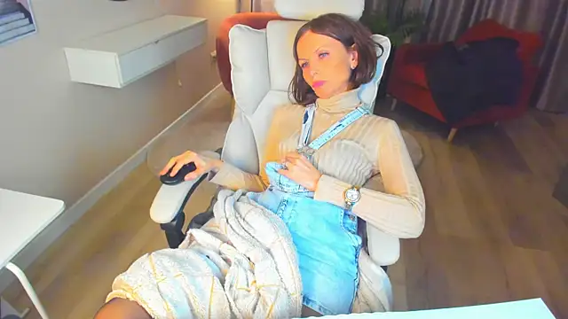 Elizabe th online show from March 7, 2025, 1:20 am