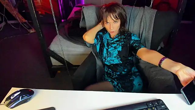 Elizabe th online show from March 16, 2025, 4:09 am