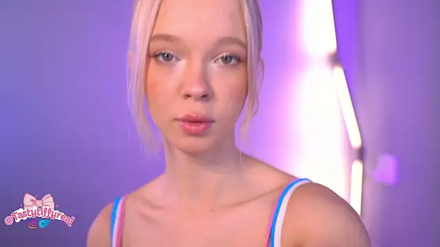  AlinaBailey online show from May 11, 2026, 8:16 am