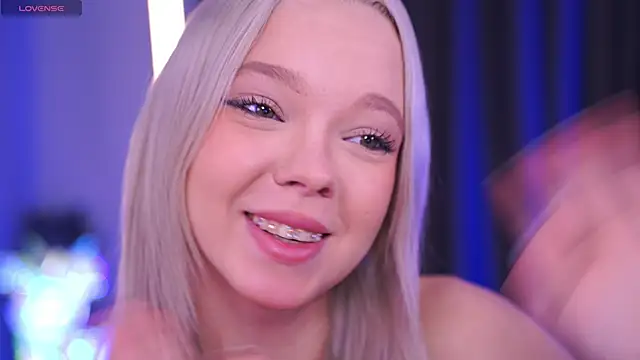  AlinaBailey online show from April 5, 2026, 7:59 am