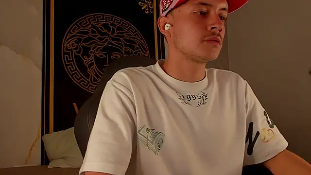 Desmon Clark online show from October 3, 2025, 10:11 pm