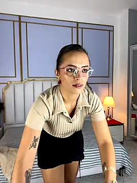 Snapshot of aziac10 chatting on September 27, 2025, 11:49 am aziac10 online show from September 27, 2025, 11:49 am