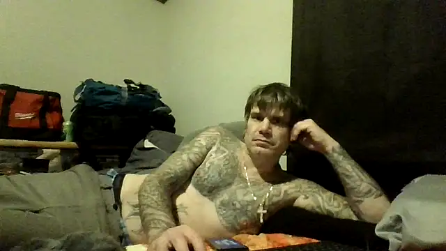 Snapshot of clitstitsandbongrips chatting on October 28, 2025, 10:03 am clitstitsandbongrips online show from October 28, 2025, 10:03 am