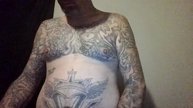 Snapshot of clitstitsandbongrips chatting on September 14, 2025, 12:38 pm clitstitsandbongrips online show from September 14, 2025, 12:38 pm