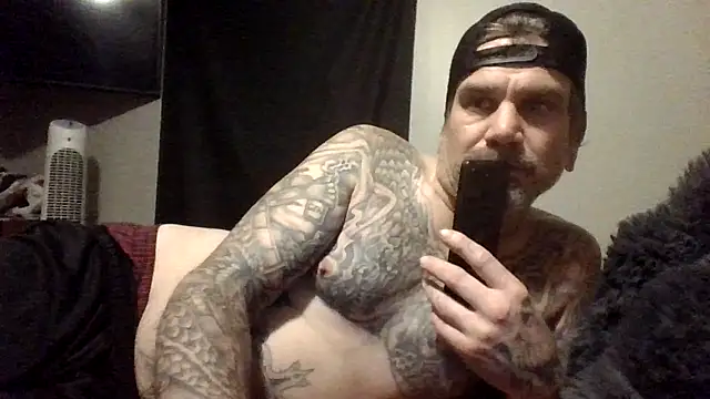 Snapshot of clitstitsandbongrips chatting on September 17, 2025, 10:39 am clitstitsandbongrips online show from September 17, 2025, 10:39 am