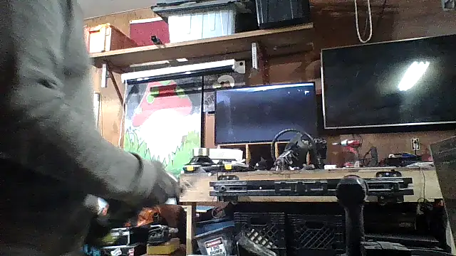 Snapshot of clitstitsandbongrips chatting on December 4, 2024, 1:08 am clitstitsandbongrips online show from December 4, 2024, 1:08 am