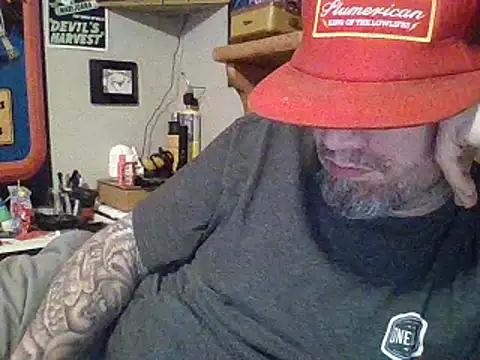 Snapshot of clitstitsandbongrips chatting on February 17, 2025, 4:06 pm clitstitsandbongrips online show from February 17, 2025, 4:06 pm