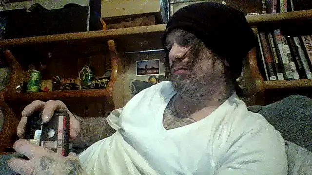 Snapshot of clitstitsandbongrips chatting on December 11, 2024, 7:03 pm clitstitsandbongrips online show from December 11, 2024, 7:03 pm