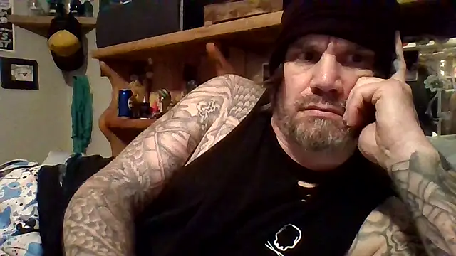 Snapshot of clitstitsandbongrips chatting on December 23, 2024, 5:32 pm clitstitsandbongrips online show from December 23, 2024, 5:32 pm