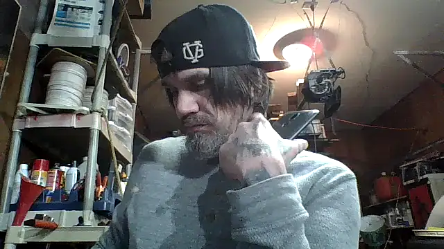 Snapshot of clitstitsandbongrips chatting on December 3, 2024, 7:28 pm clitstitsandbongrips online show from December 3, 2024, 7:28 pm