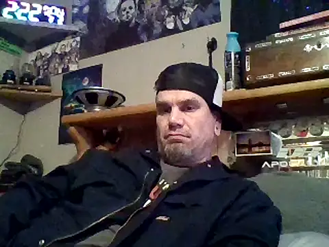 Snapshot of clitstitsandbongrips chatting on March 20, 2025, 1:59 pm clitstitsandbongrips online show from March 20, 2025, 1:59 pm