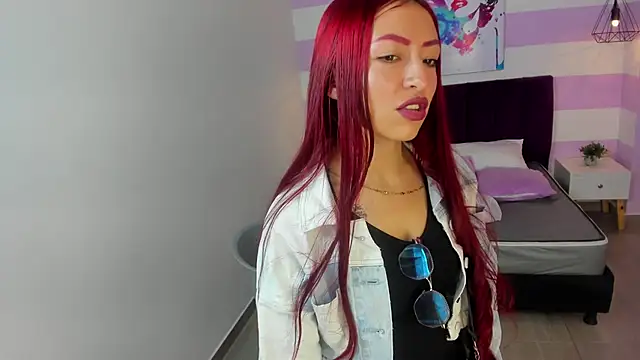 Scarlett  bell online show from February 5, 2026, 1:18 pm