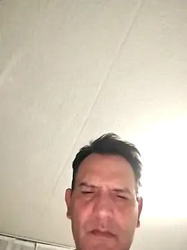 Snapshot of RogueTraveler chatting on February 27, 2025, 12:25 am RogueTraveler online show from February 27, 2025, 12:25 am