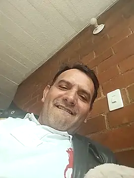 Snapshot of RogueTraveler chatting on March 2, 2025, 4:14 pm RogueTraveler online show from March 2, 2025, 4:14 pm