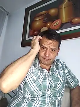 Snapshot of RogueTraveler chatting on February 28, 2025, 3:15 am RogueTraveler online show from February 28, 2025, 3:15 am