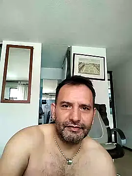 Snapshot of RogueTraveler chatting on February 4, 2025, 4:50 pm RogueTraveler online show from February 4, 2025, 4:50 pm