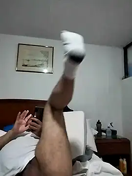 Snapshot of RogueTraveler chatting on February 13, 2025, 3:07 am RogueTraveler online show from February 13, 2025, 3:07 am