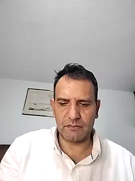 Snapshot of RogueTraveler chatting on January 28, 2025, 3:25 am RogueTraveler online show from January 28, 2025, 3:25 am