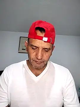 Snapshot of RogueTraveler chatting on September 13, 2025, 3:28 am RogueTraveler online show from September 13, 2025, 3:28 am