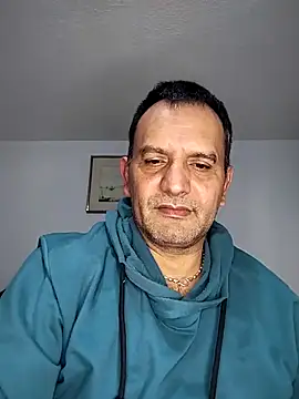 Snapshot of RogueTraveler chatting on October 14, 2025, 5:19 am RogueTraveler online show from October 14, 2025, 5:19 am