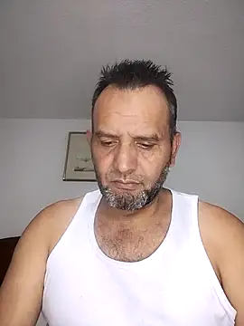 Snapshot of RogueTraveler chatting on October 4, 2025, 3:30 am RogueTraveler online show from October 4, 2025, 3:30 am