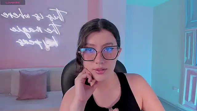Snapshot of AmberFarrell chatting on July 14, 2026, 8:48 pm AmberFarrell online show from July 14, 2026, 8:48 pm