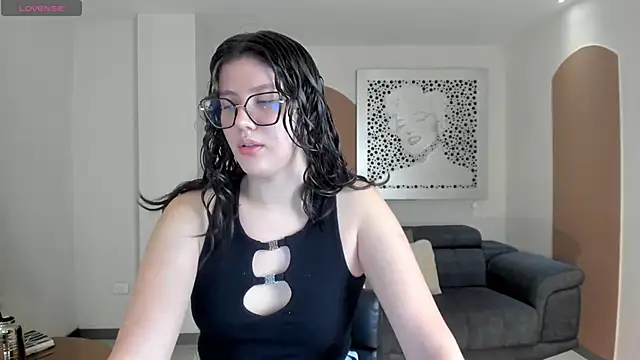 AmberFarrell online show from June 4, 2026, 8:57 pm
