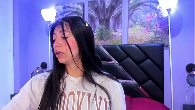 KimberlyVillaLobos online show from January 13, 2026, 11:36 am