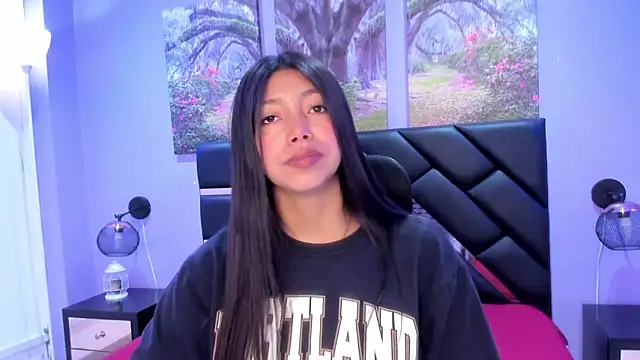 KimberlyVillaLobos online show from November 13, 2025, 11:58 am