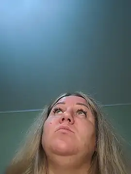 Anna Curvy online show from November 27, 2025, 12:00 am