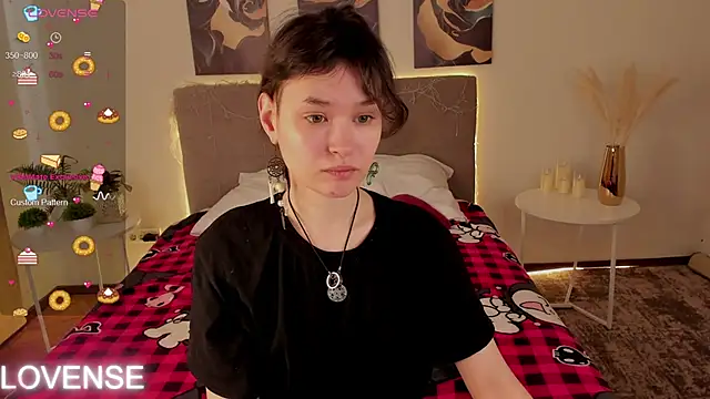 Emily Strikeee online show from March 25, 2026, 1:50 am