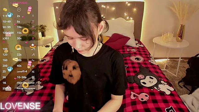 Emily Strikeee online show from April 12, 2026, 1:31 am