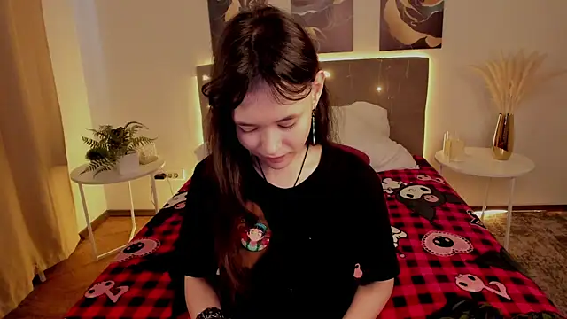 Emily Strikeee online show from May 15, 2026, 1:47 am
