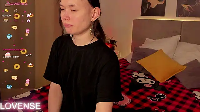 Emily Strikeee online show from February 13, 2026, 10:37 am