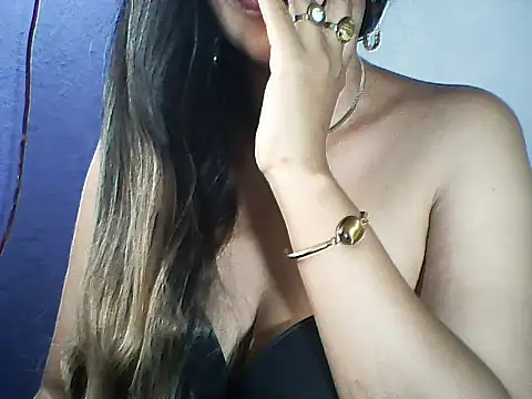 layanah12 online show from March 5, 2026, 3:47 am