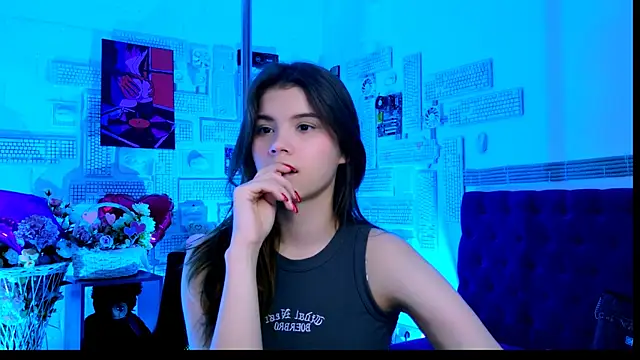 Snapshot of EvaThopson chatting on March 6, 2025, 10:30 am EvaThopson online show from March 6, 2025, 10:30 am